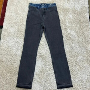 Hollister ultra high rise black contrast womens jeans size W27/L29